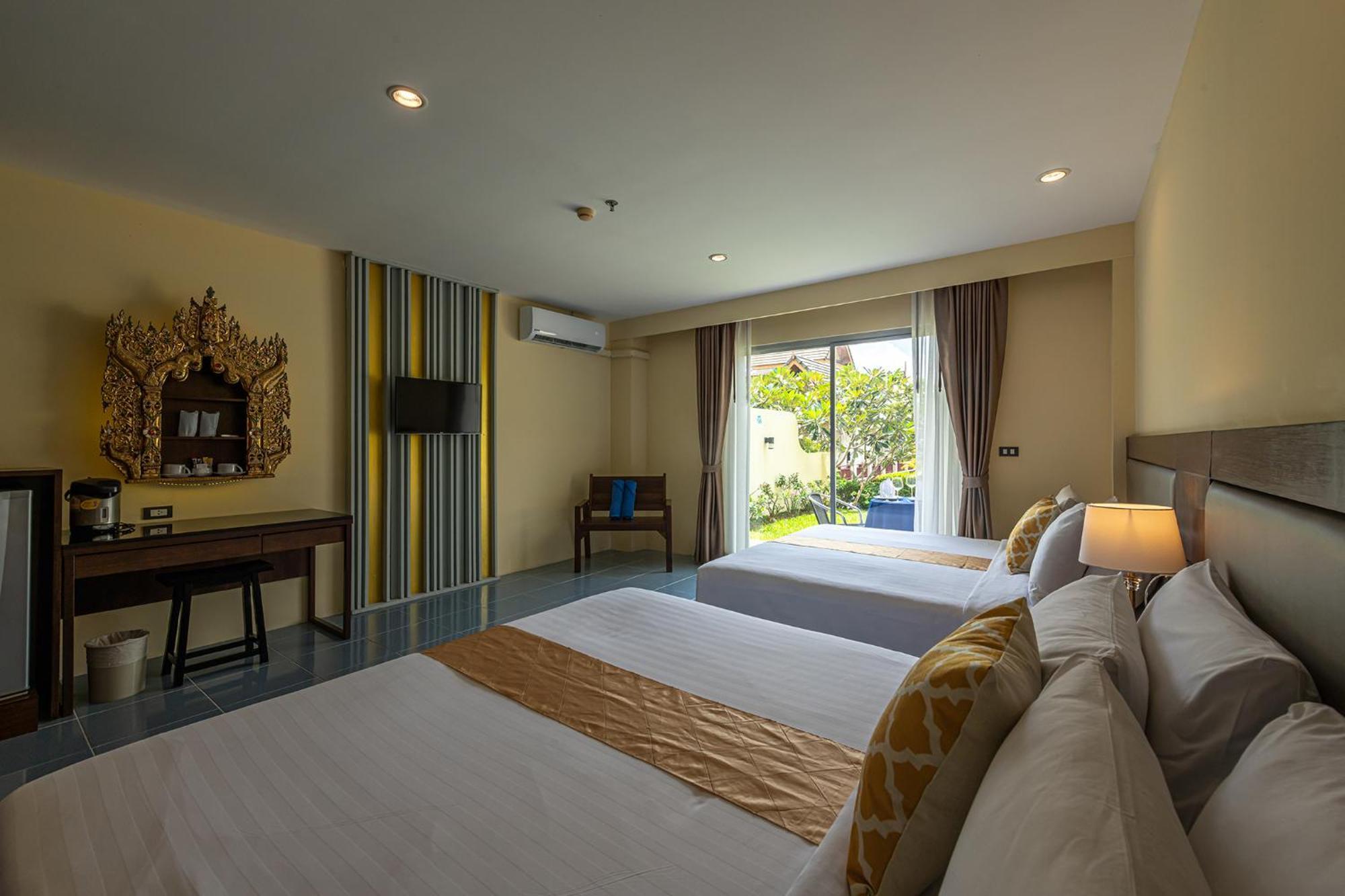 Blue Beach Grand Resort And Spa In Chalong Phuket By Dayuu Ban Saiyuan Exterior foto
